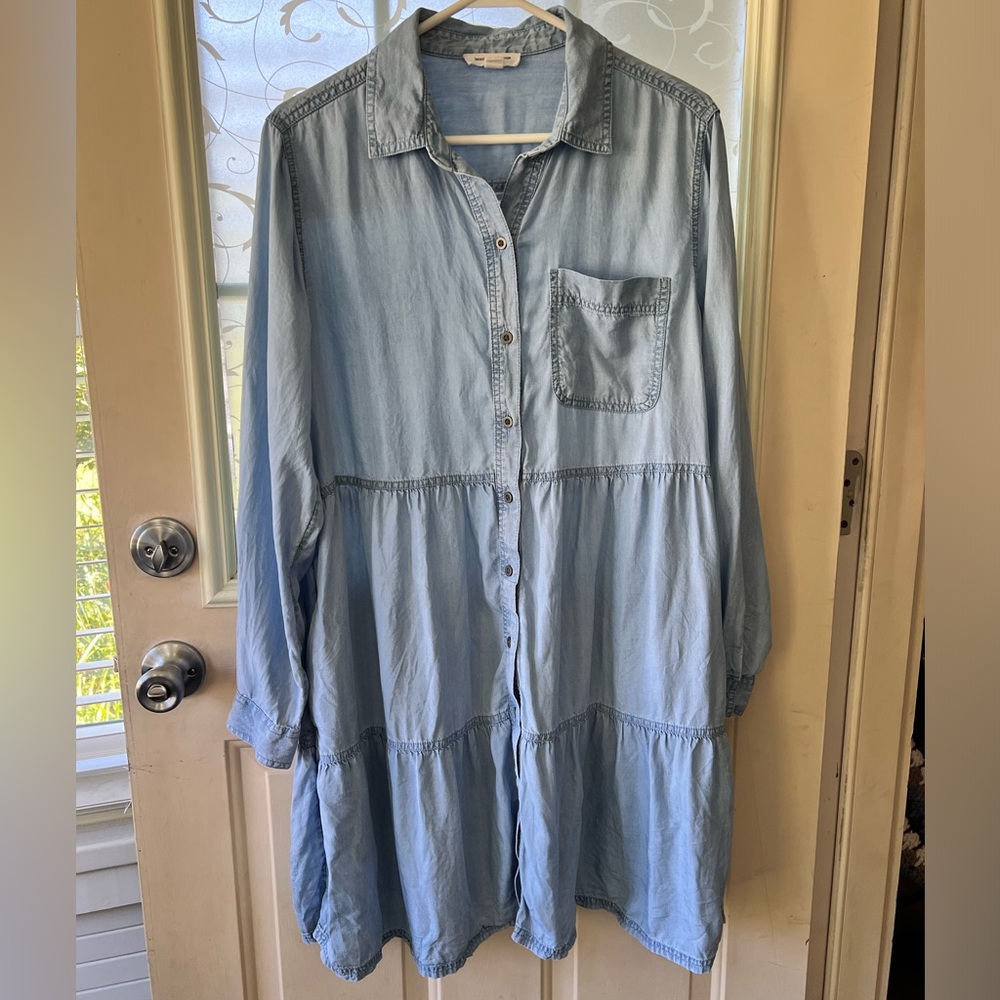 BeachLunchLounge size L long sleeve tiered button down chambray dress. 💯…